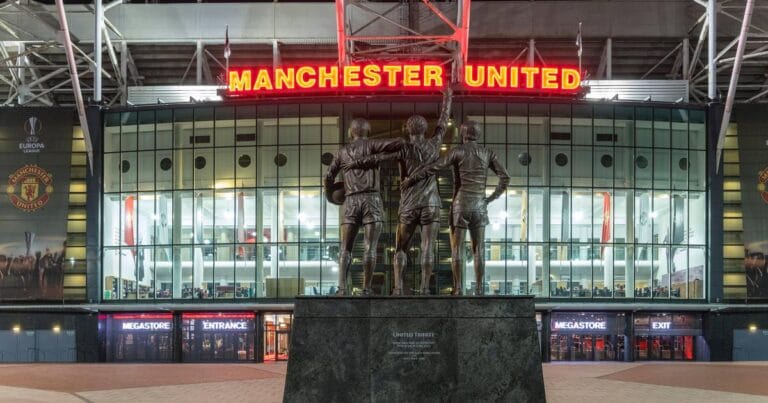 Manchester United go head-to-head with Bayern Munich for budding French striker