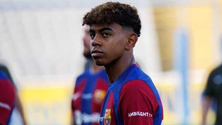 Barcelona 3-1 Benfica (4-1 on aggregate): Raphinha and Yamal star as Catalans power through