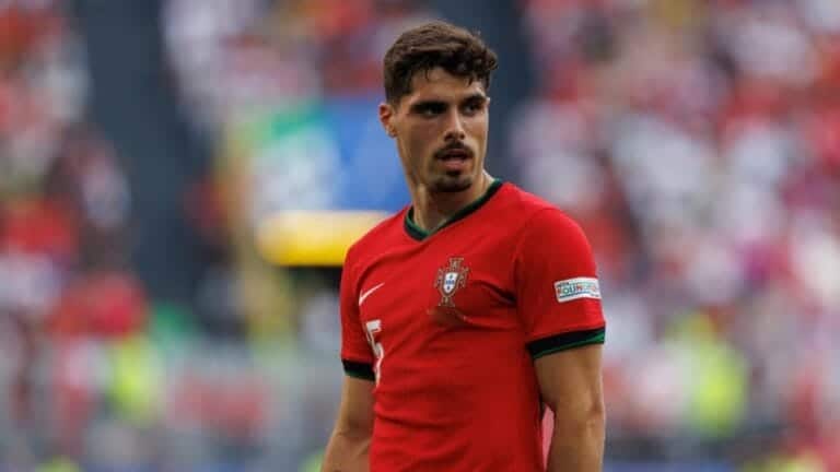 Chelsea on the verge of signing winger Pedro Neto