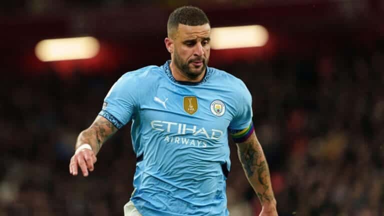 Walker vows Manchester City will fight for title until the end