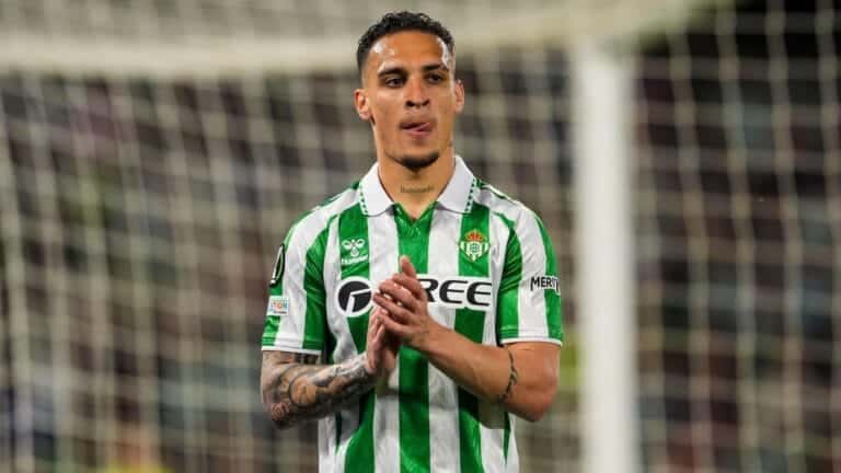 Real Betis look to keep Manchester United flop Antony for another season