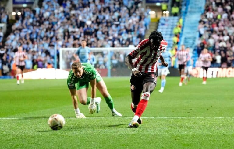 Coventry 1-2 Sunderland: Mayenda stuns Sky Blues with late winner