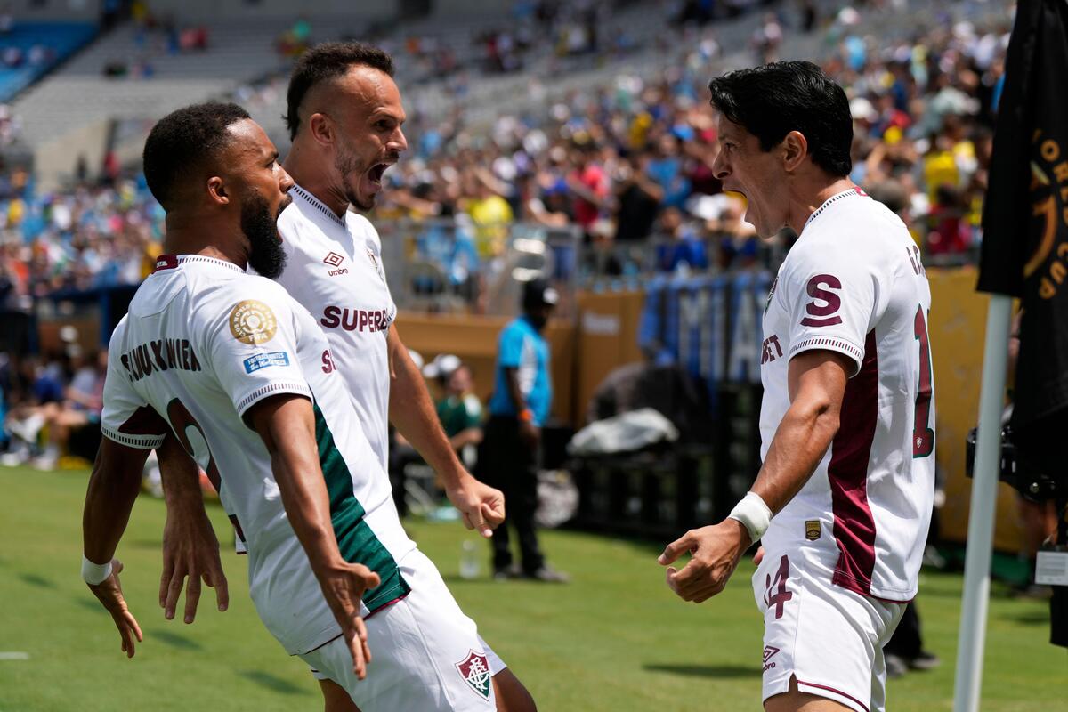 Fluminense celebrate