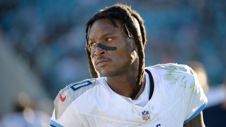 NFL: Chiefs trading with Titans for DeAndre Hopkins
