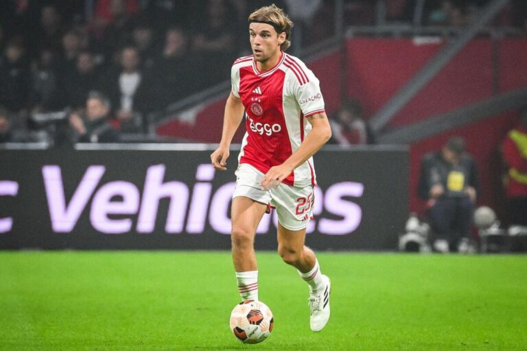 Crystal Palace complete deal for Sosa