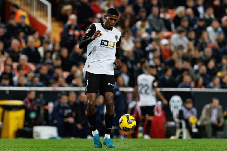 Arsenal close in on Valencia centre-back Cristhian Mosquera and Viktor Gyokeres deals
